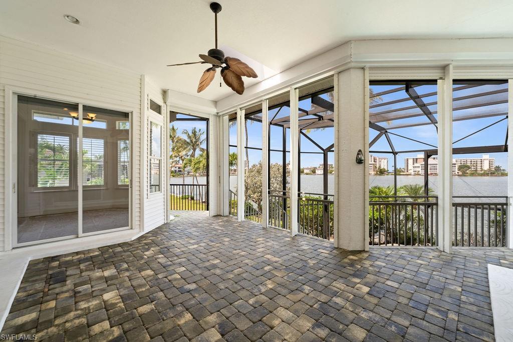 371 Bayside AVE