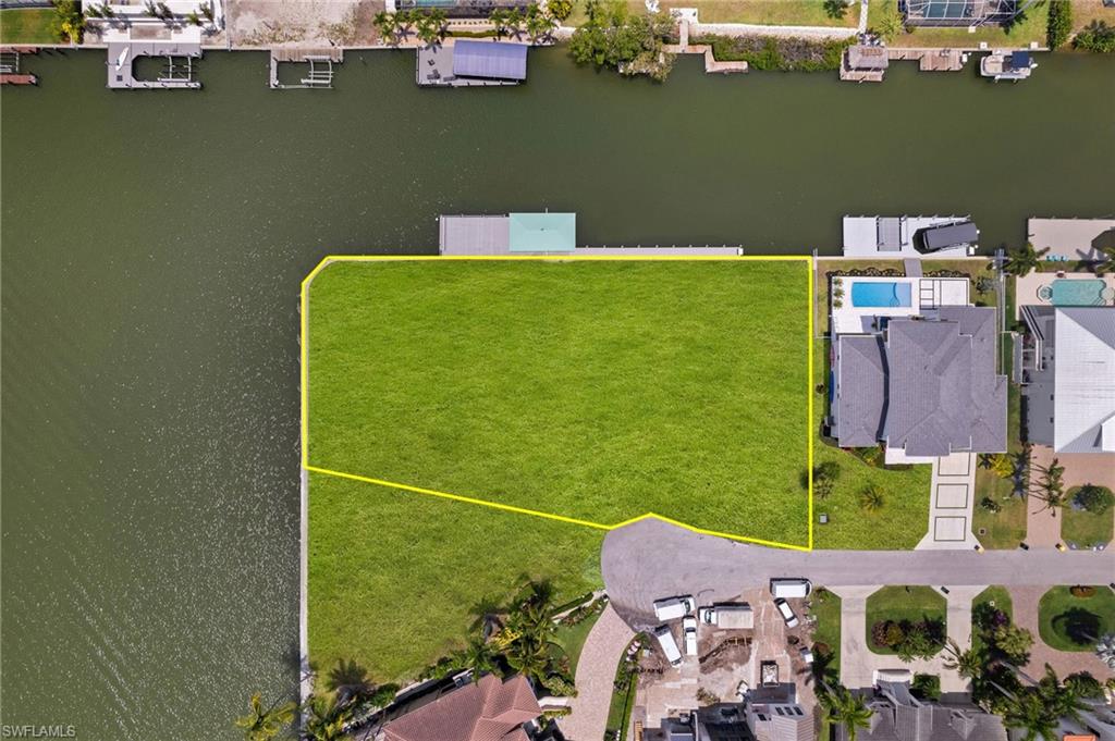 371 Bayside AVE