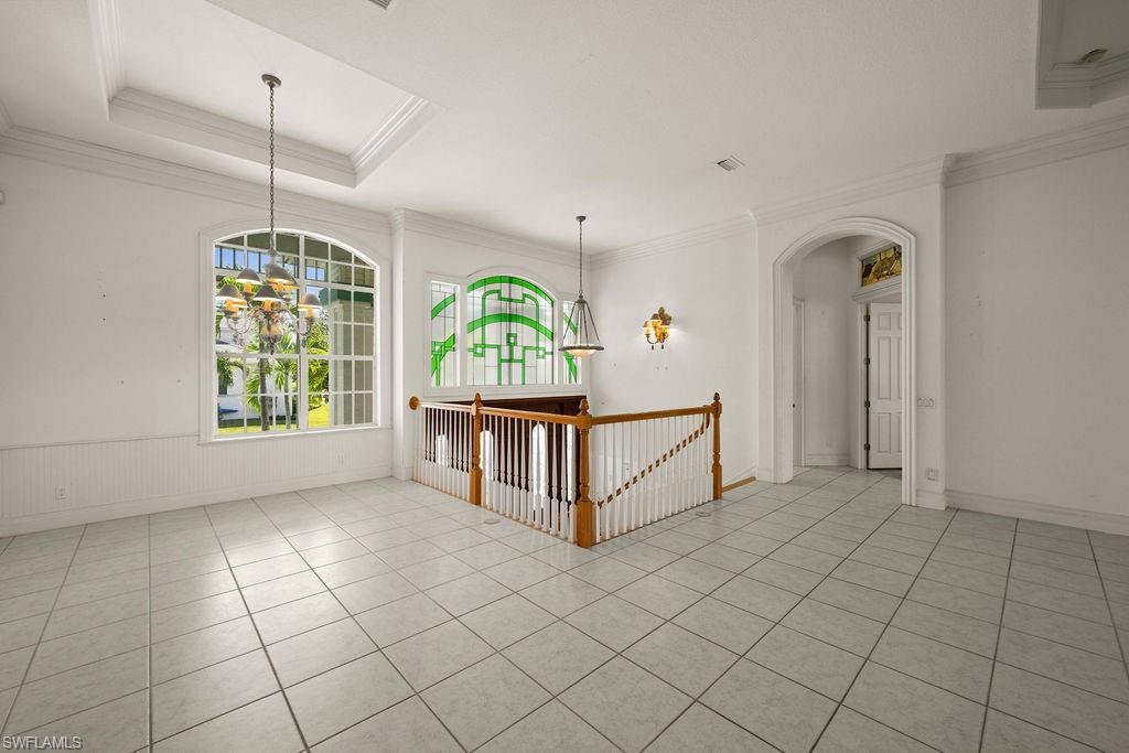 371 Bayside AVE