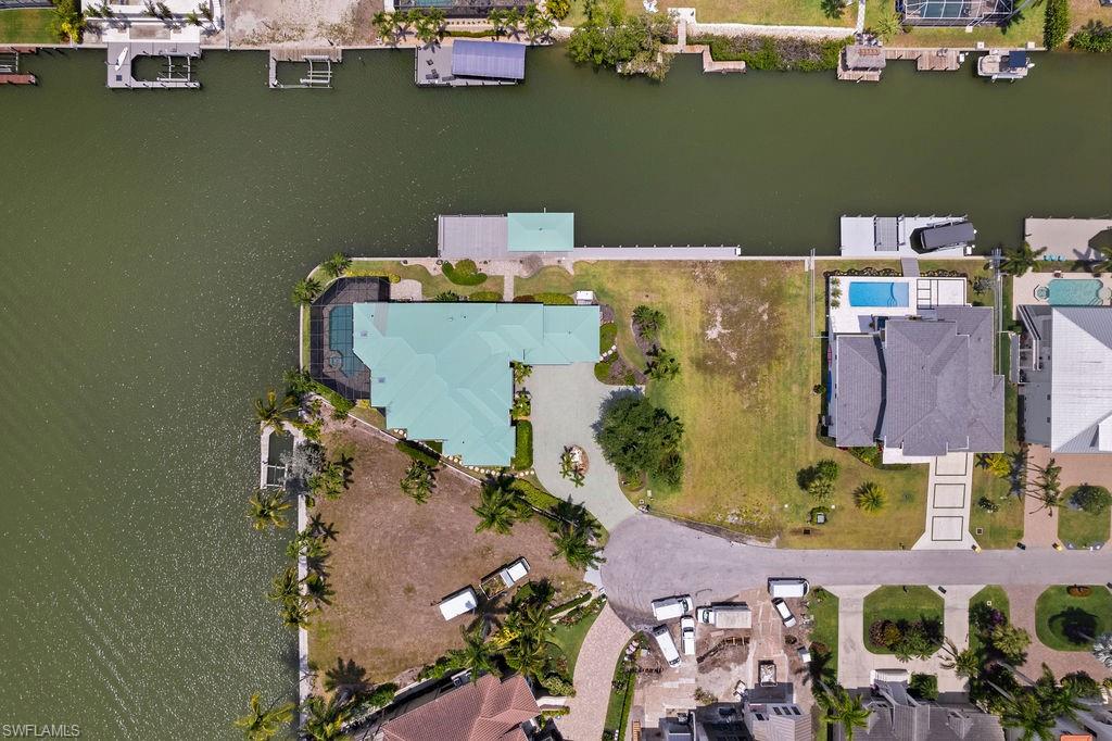 371 Bayside AVE