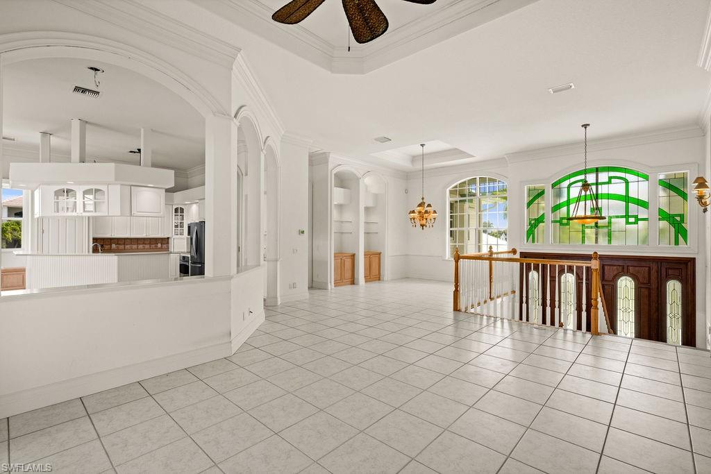 371 Bayside AVE