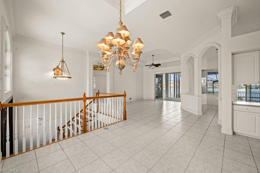 371 Bayside AVE