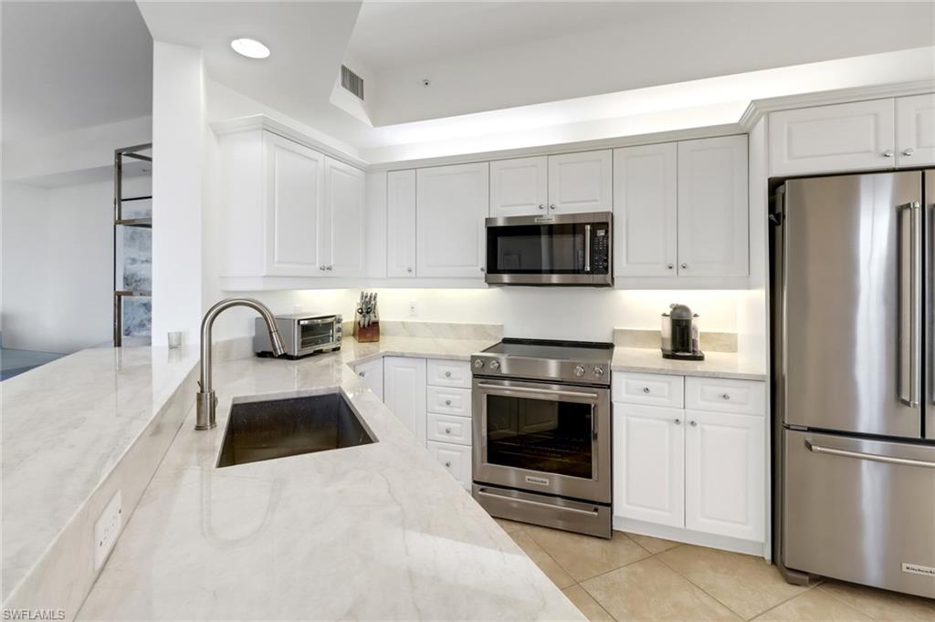 450 Bayfront PL # 4206, NAPLES Unit: 4206
