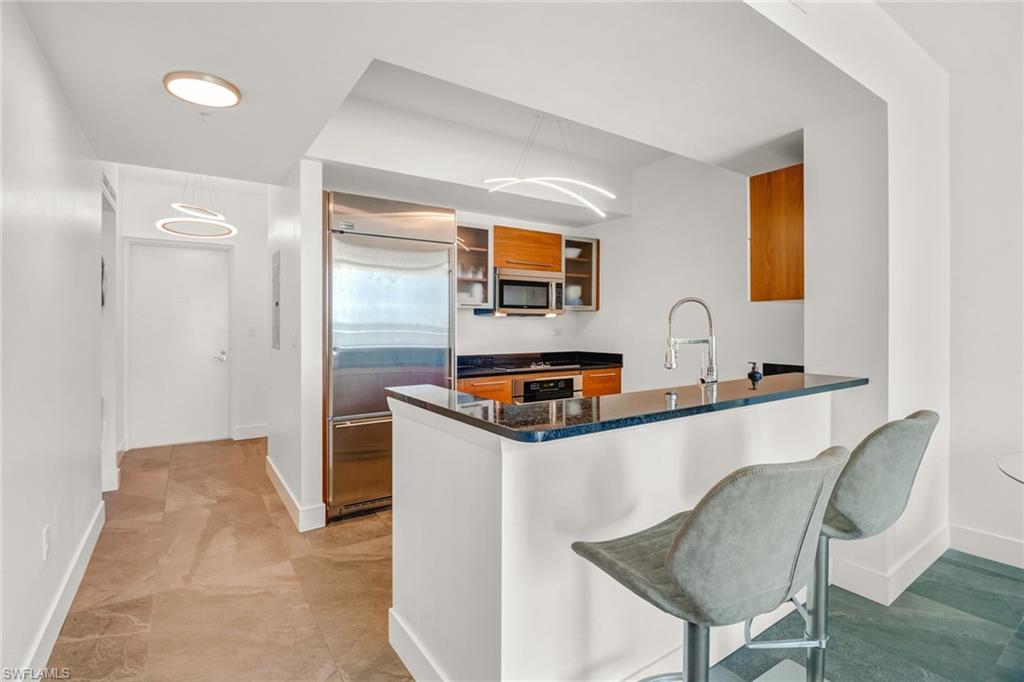 3000 Oasis Grand BLVD # 606