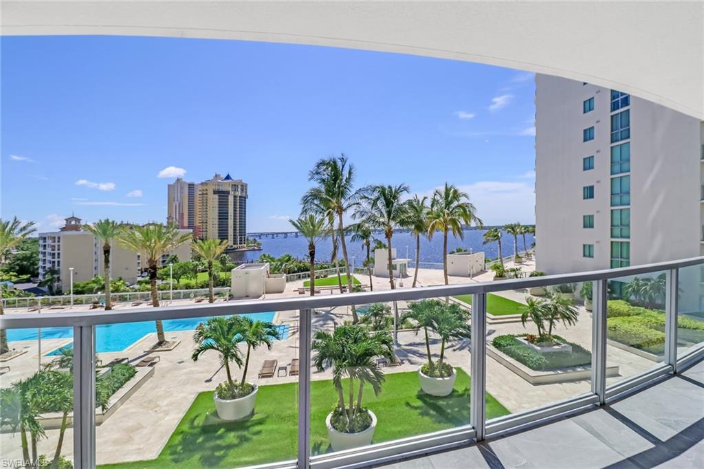 3000 Oasis Grand BLVD # 606