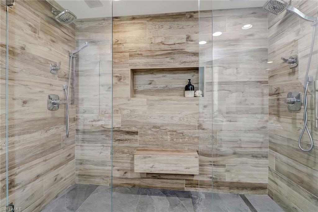 3000 Oasis Grand BLVD # 606