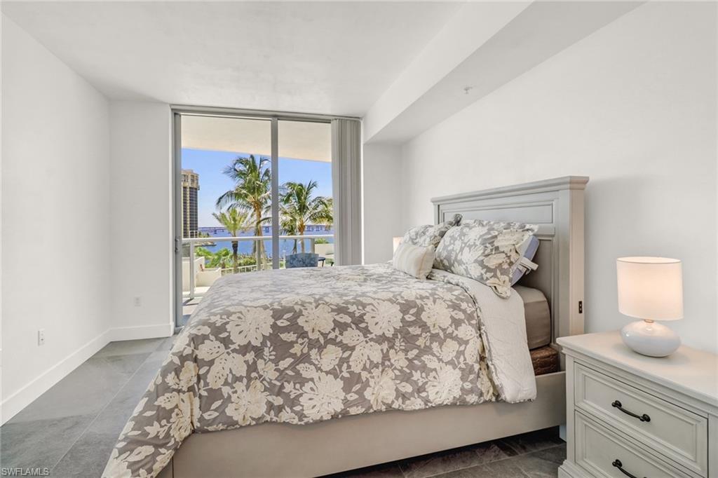 3000 Oasis Grand BLVD # 606