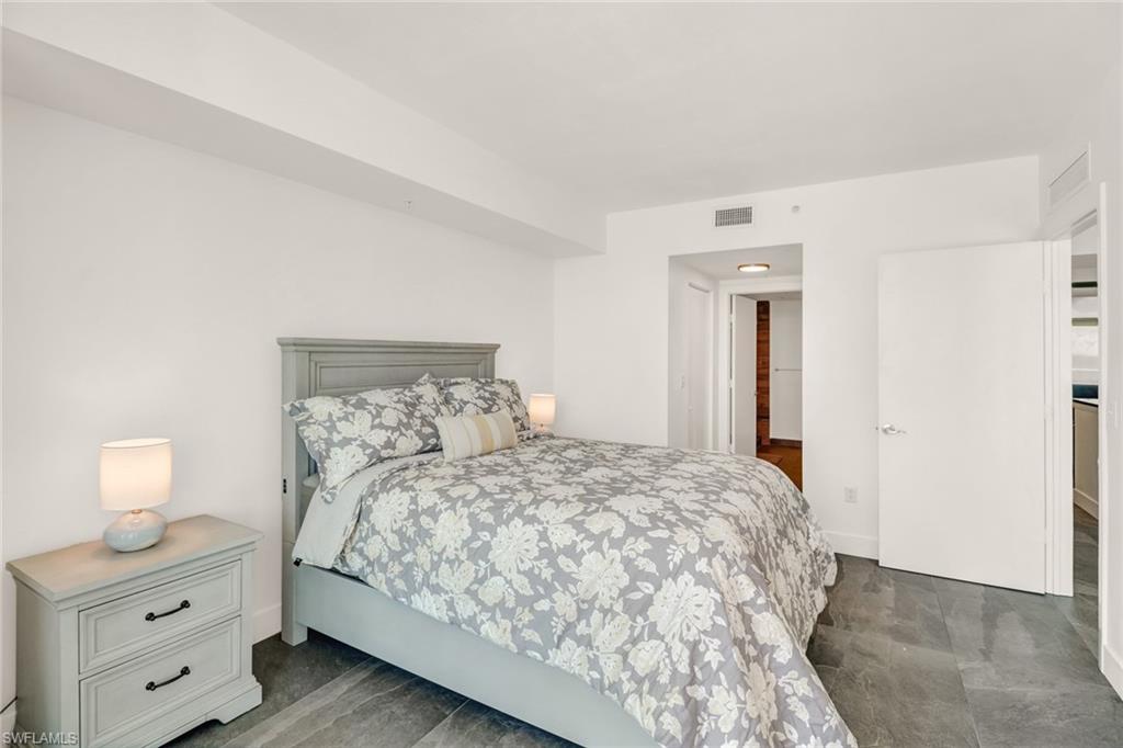 3000 Oasis Grand BLVD # 606