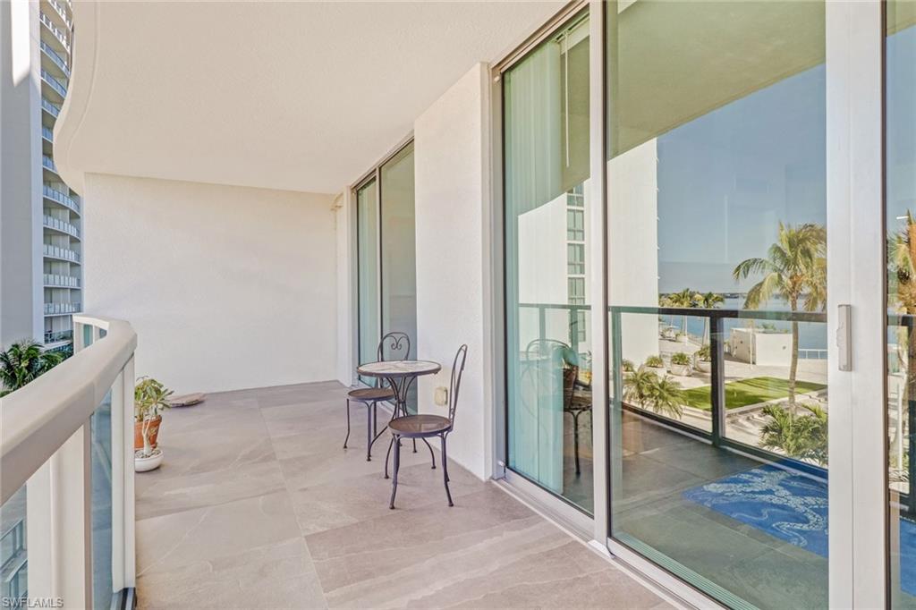 3000 Oasis Grand BLVD # 606