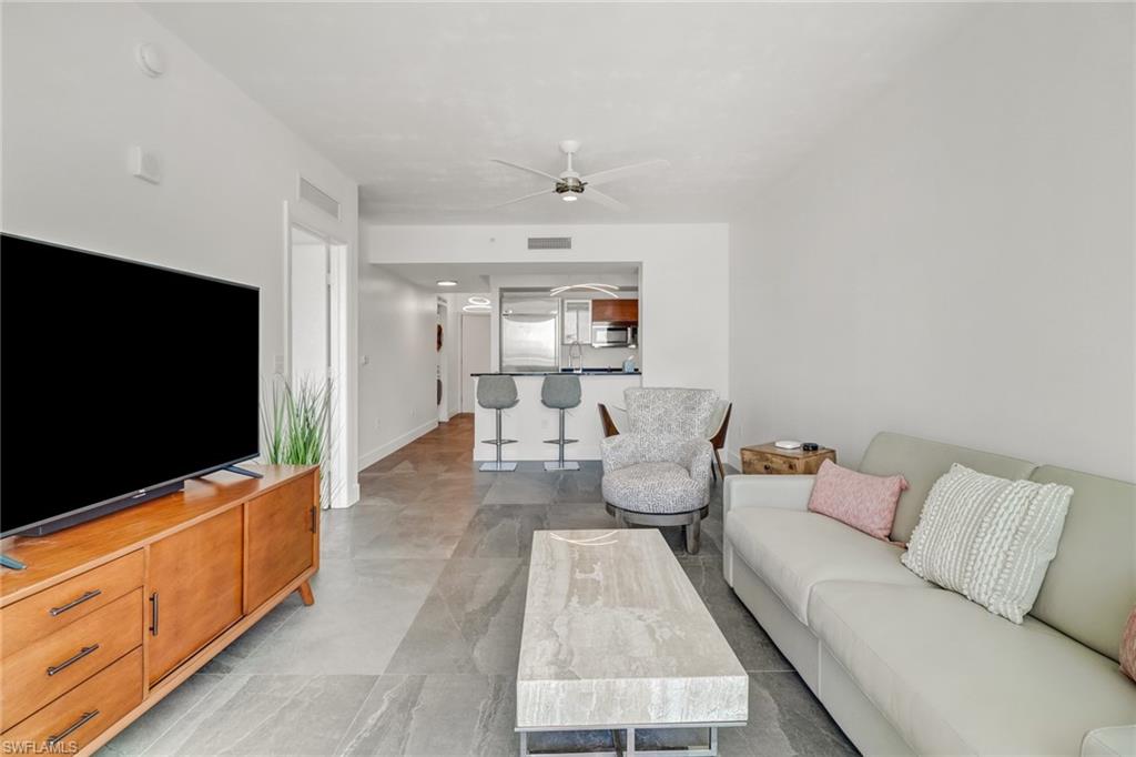 3000 Oasis Grand BLVD # 606