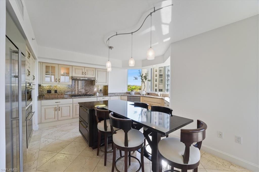 6597 Nicholas BLVD # 601