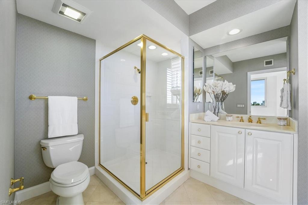 6597 Nicholas BLVD # 601