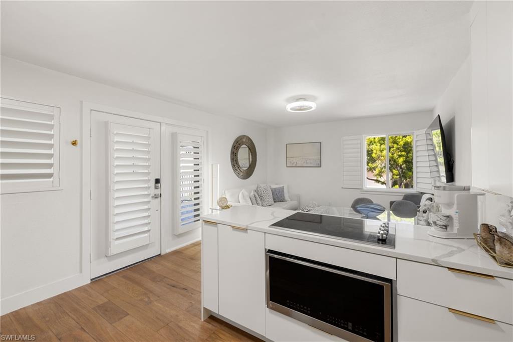 175 Fifth Avenue S 204