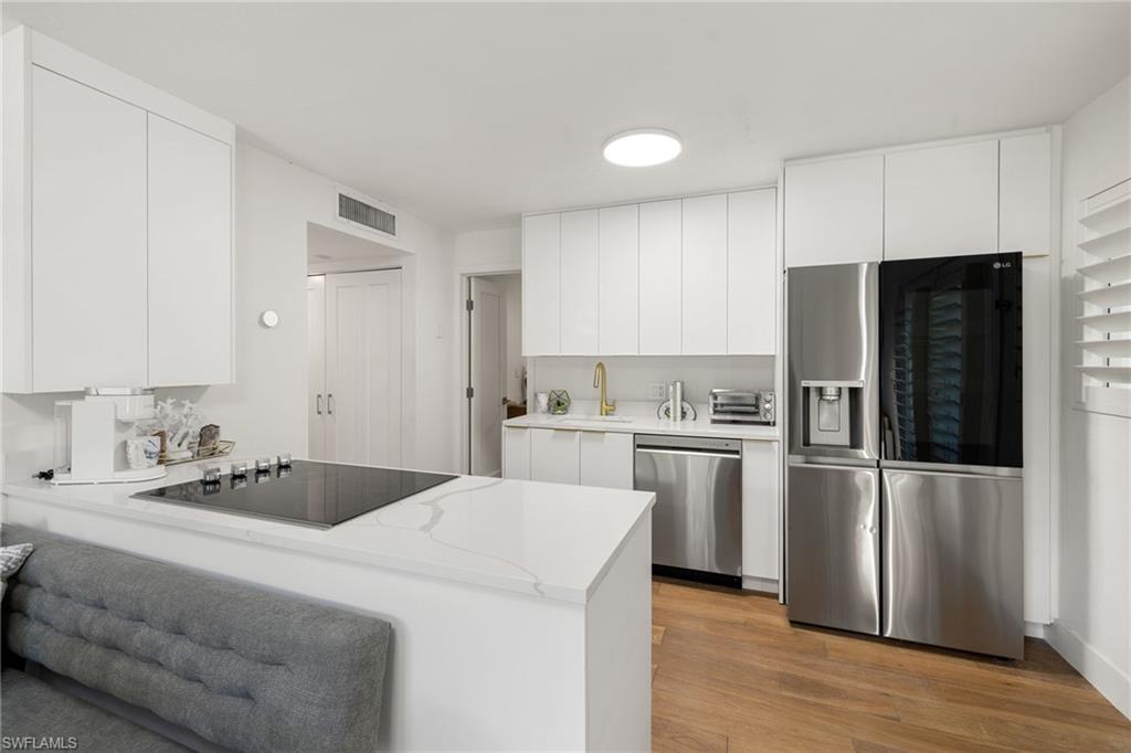 175 Fifth Avenue S 204