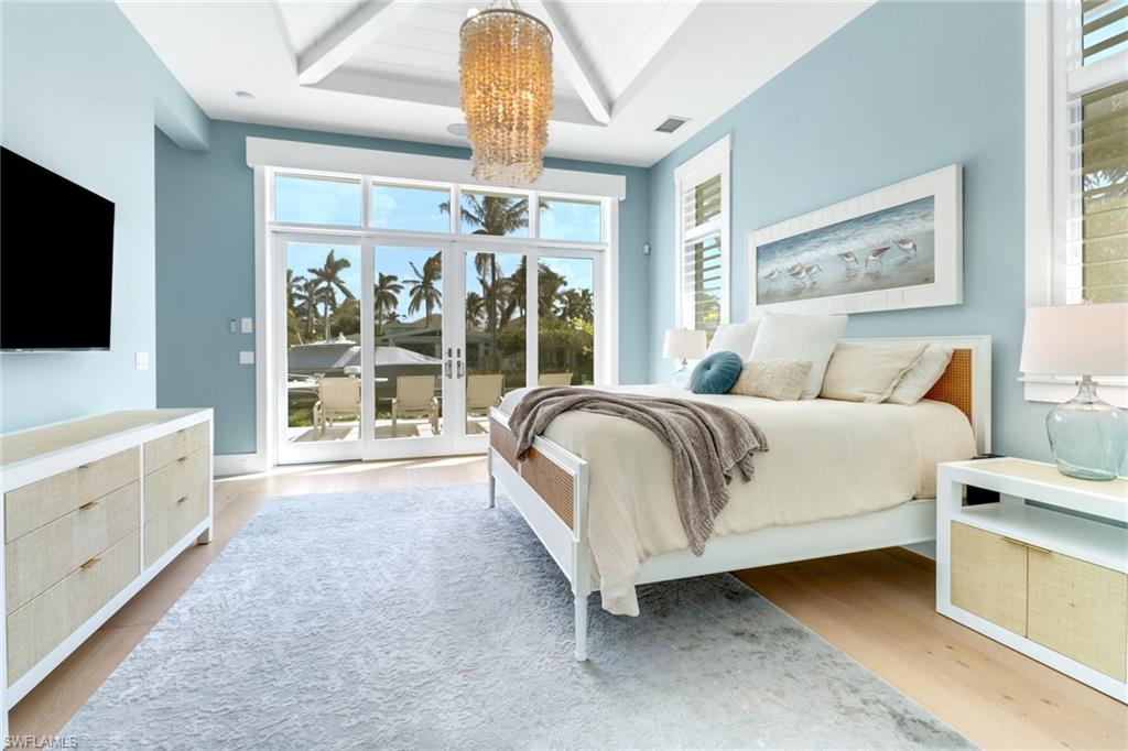 1300 Cobia CT, NAPLES