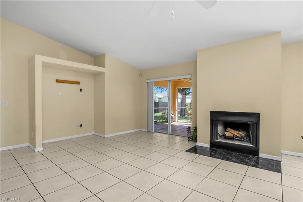 2905 NE 1st PL