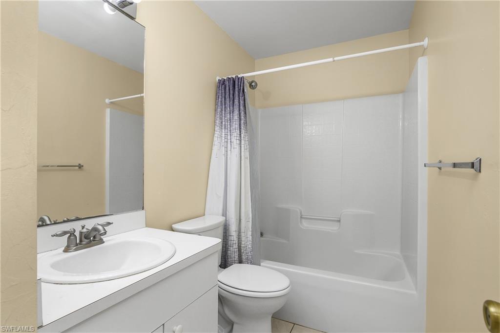 2905 NE 1st PL
