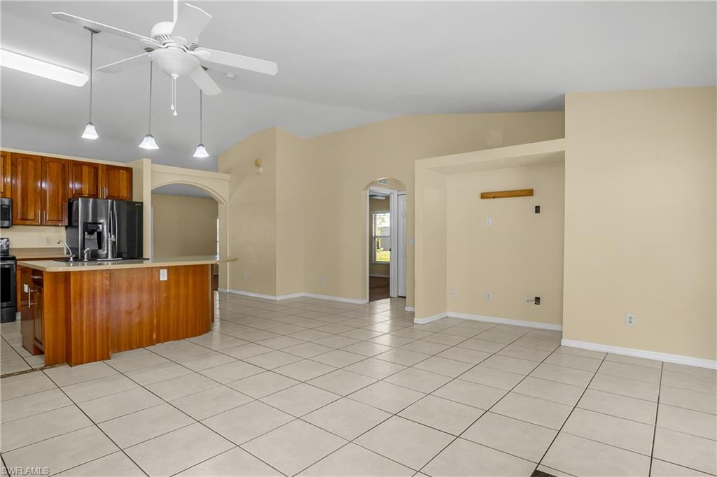2905 NE 1st PL
