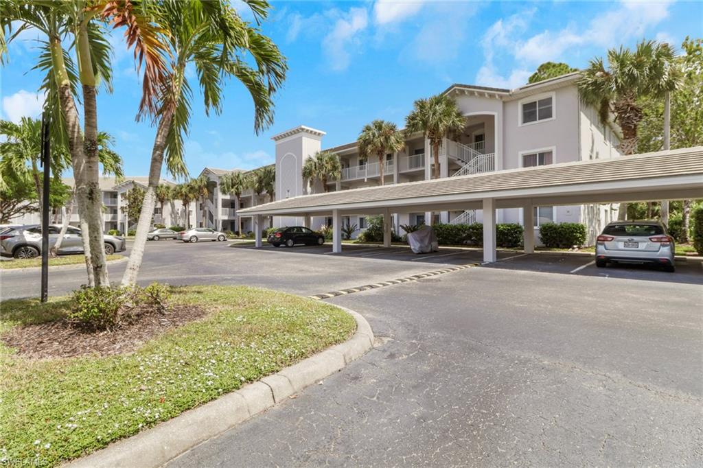 7823 Regal Heron CIR # 105, NAPLES Unit: 105