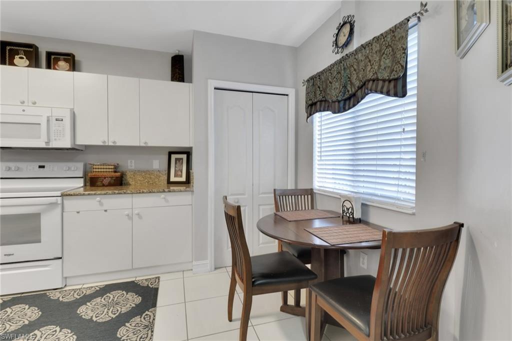 7823 Regal Heron CIR # 105, NAPLES Unit: 105