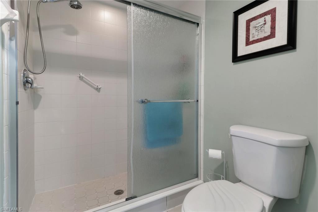 7823 Regal Heron CIR # 105, NAPLES Unit: 105