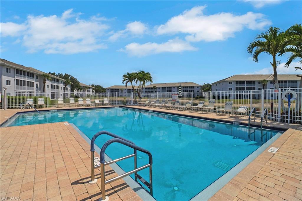 7823 Regal Heron CIR # 105, NAPLES Unit: 105