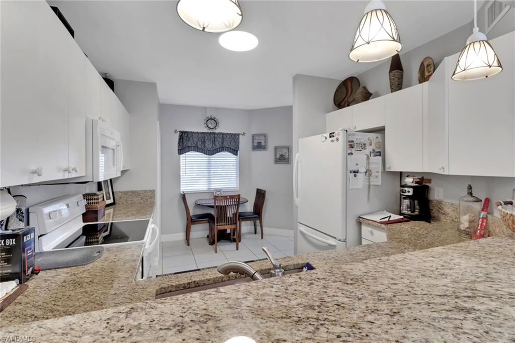 7823 Regal Heron CIR # 105, NAPLES Unit: 105