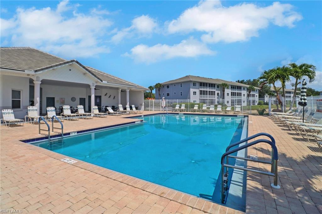 7823 Regal Heron CIR # 105, NAPLES Unit: 105