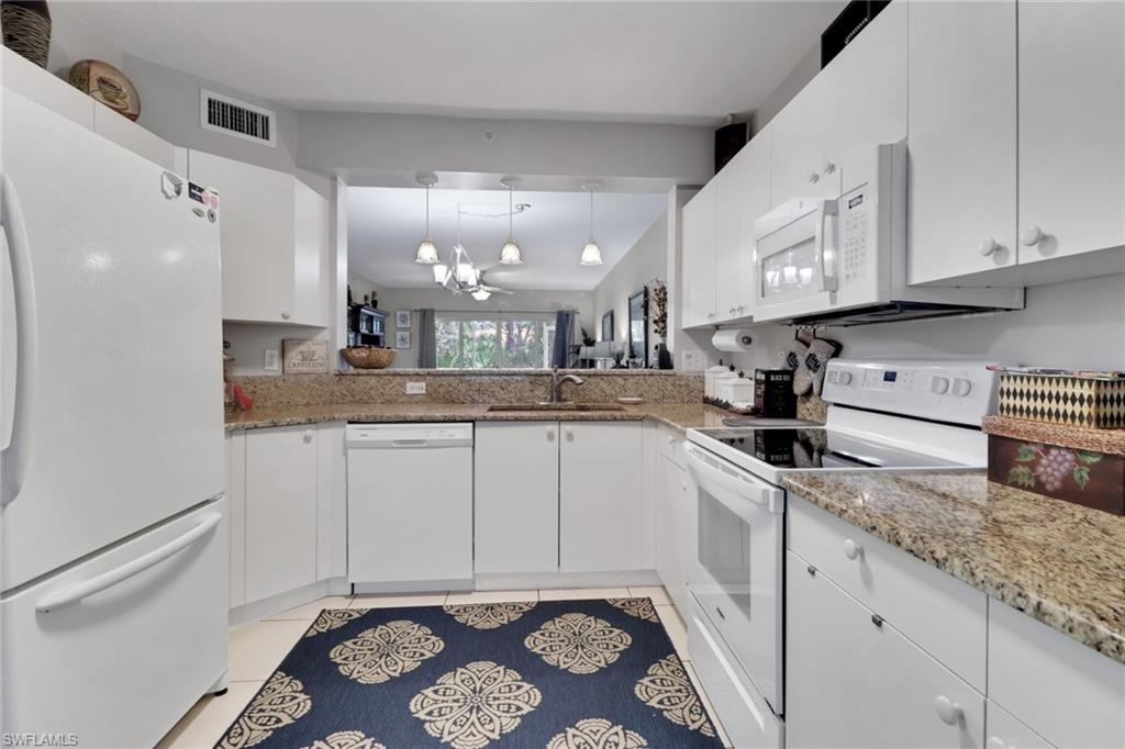 7823 Regal Heron CIR # 105, NAPLES Unit: 105