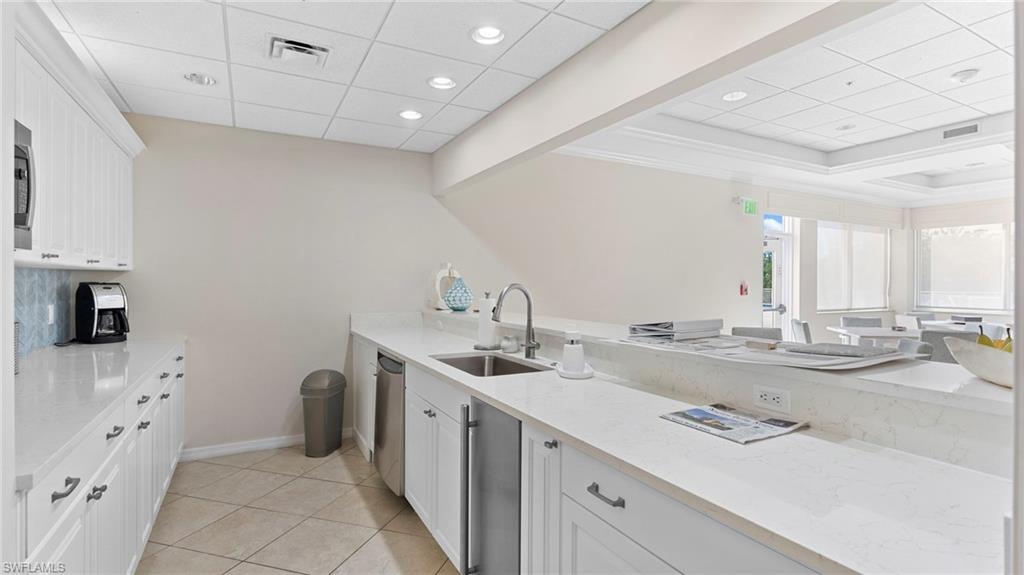 6101 Pelican Bay BLVD # 1404