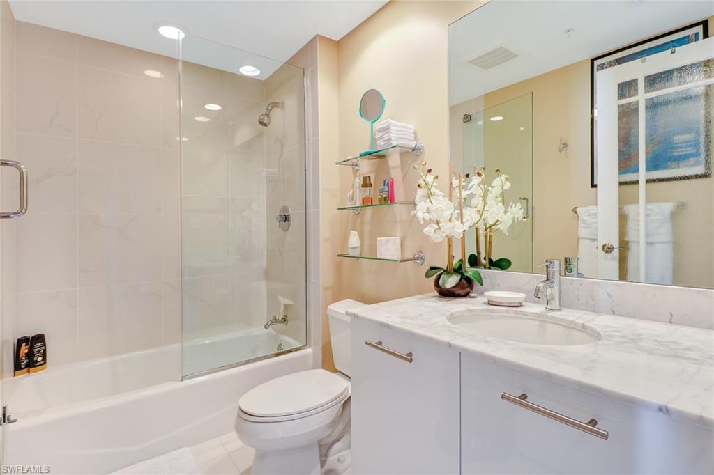 3000 Oasis Grand BLVD # 3006