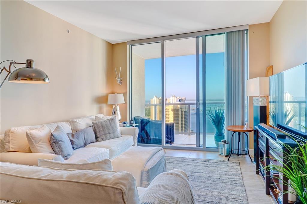 3000 Oasis Grand BLVD # 3006