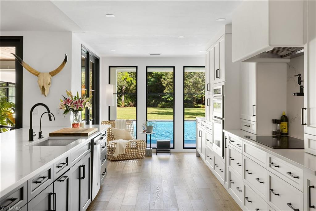 6818 Trail BLVD, NAPLES