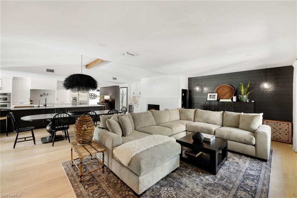6818 Trail BLVD, NAPLES