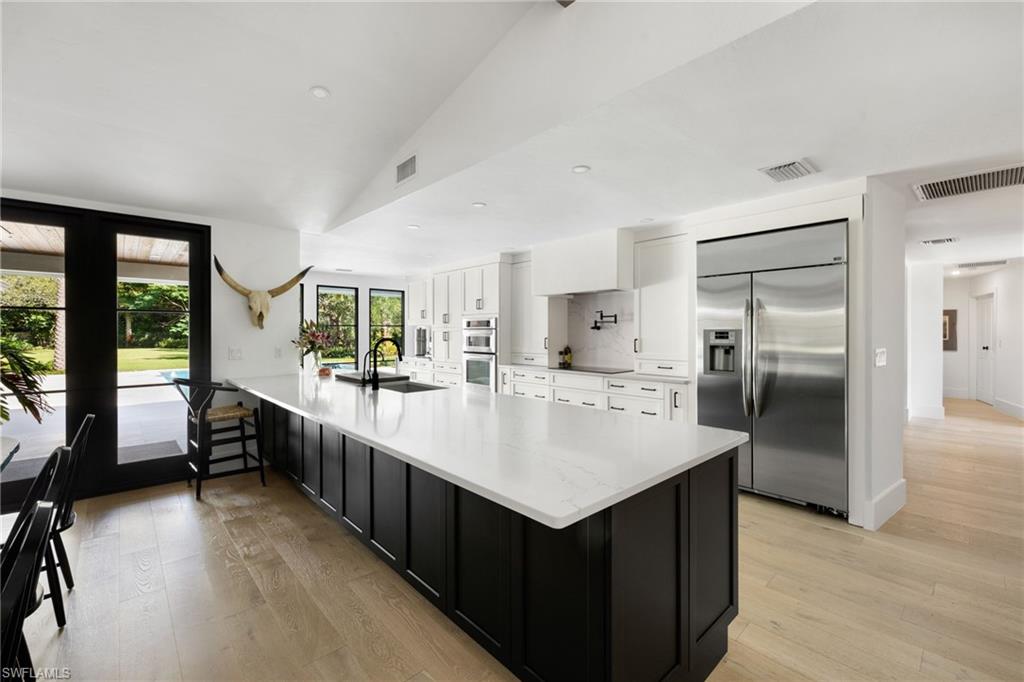 6818 Trail BLVD, NAPLES