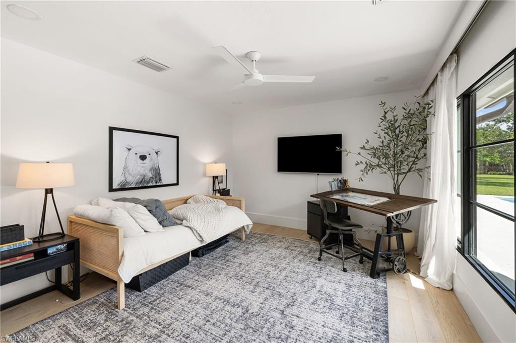 6818 Trail BLVD, NAPLES