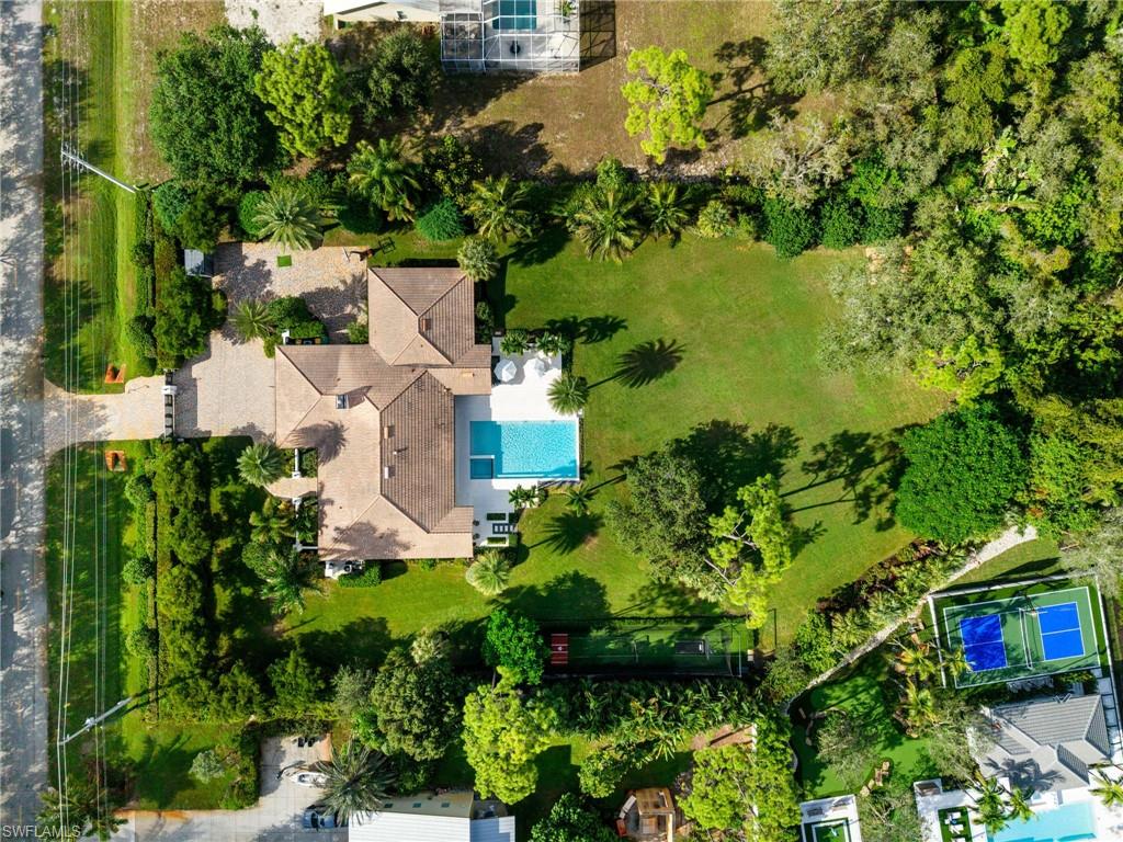 6818 Trail BLVD, NAPLES
