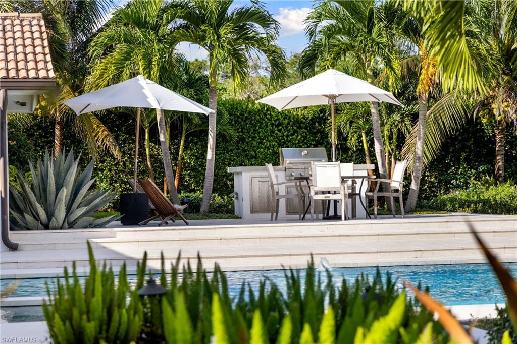 6818 Trail BLVD, NAPLES