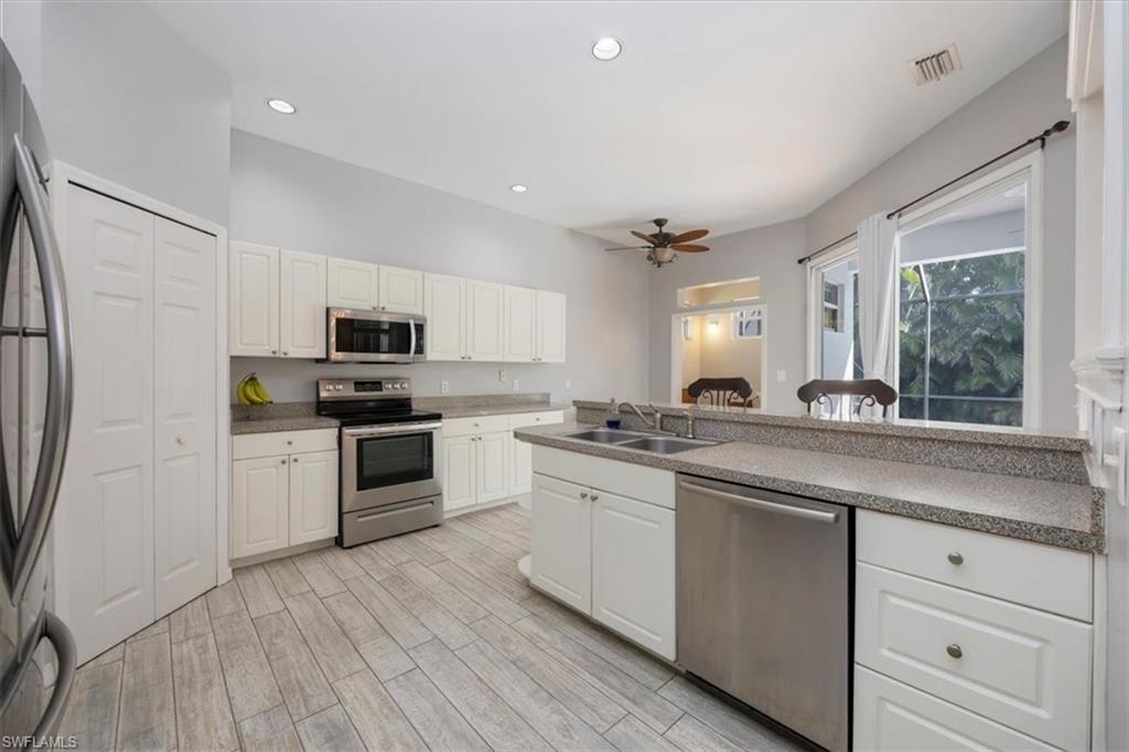 496 Raven WAY