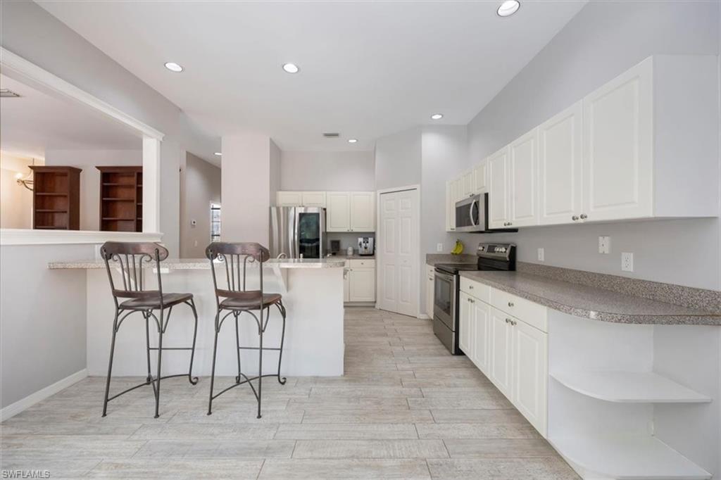496 Raven WAY