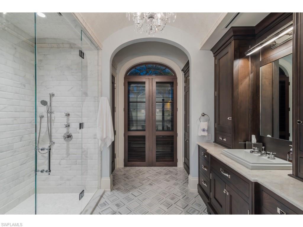 4296 Cutlass LN, NAPLES