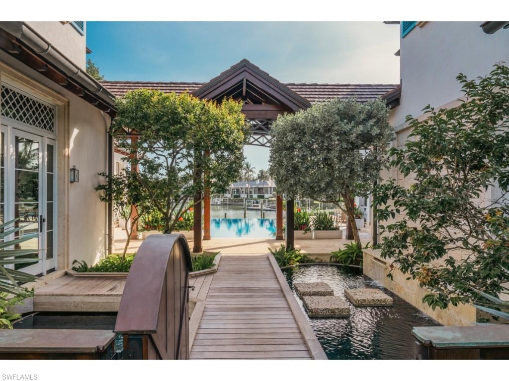 4296 Cutlass LN, NAPLES