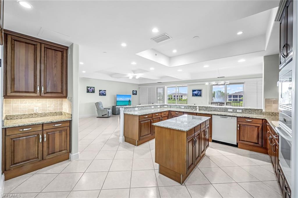 510 Avellino Isles CIR # 202 Unit: 2-202