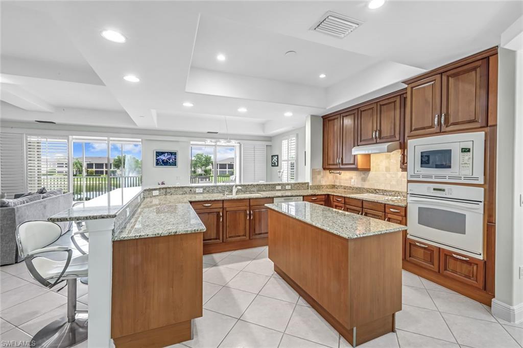 510 Avellino Isles CIR # 202 Unit: 2-202