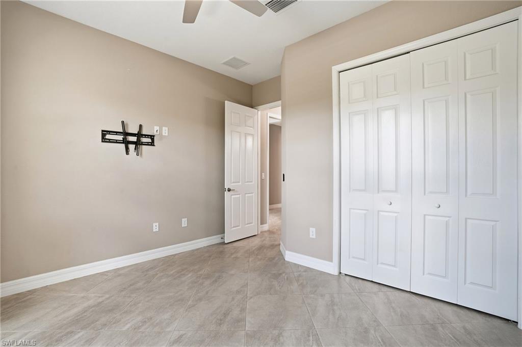 28076 Foxrock CT