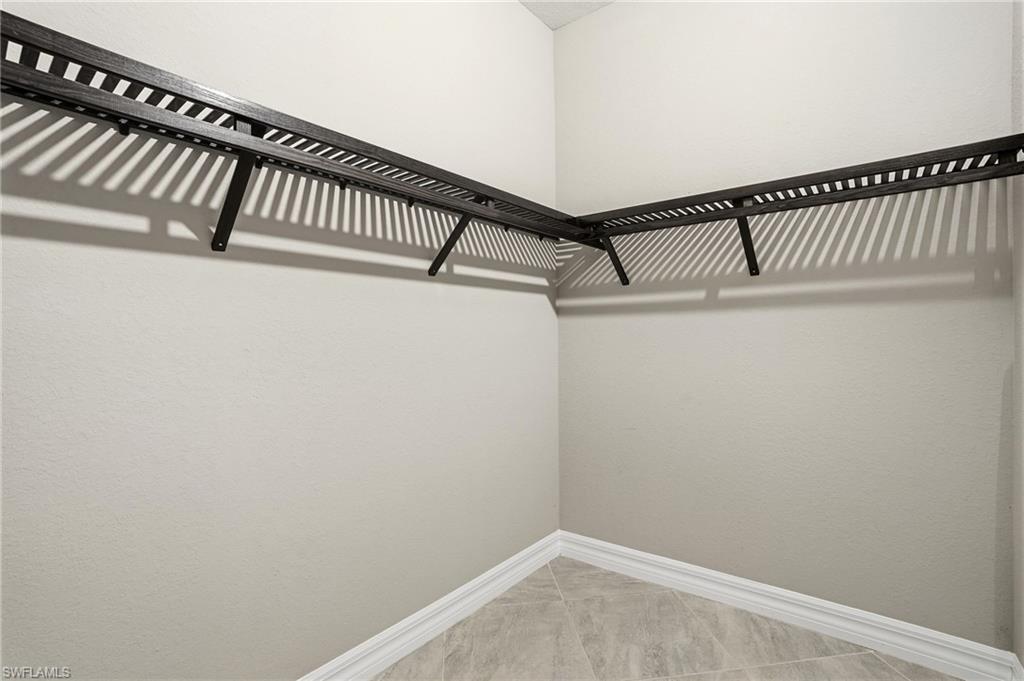 28076 Foxrock CT