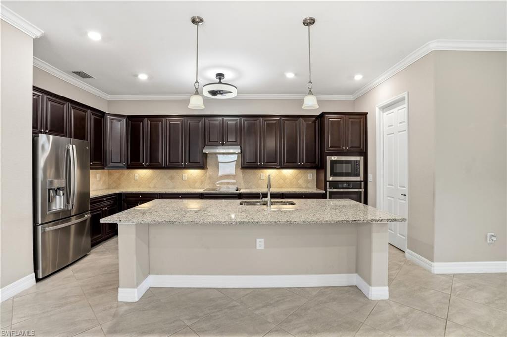 28076 Foxrock CT