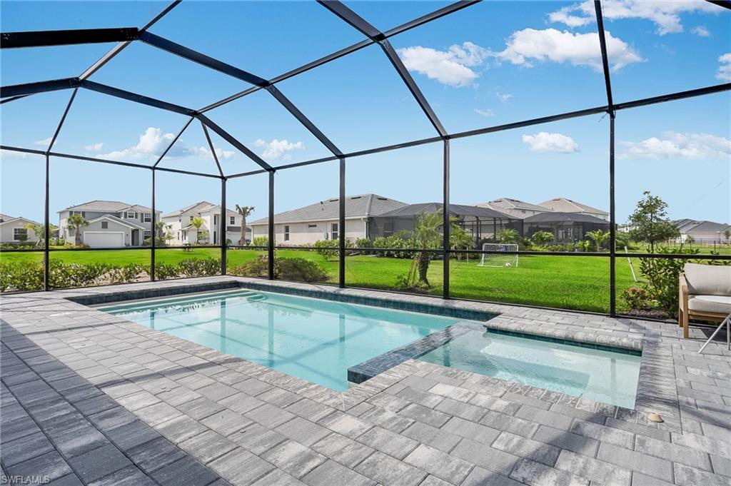 2318 Avocado LN