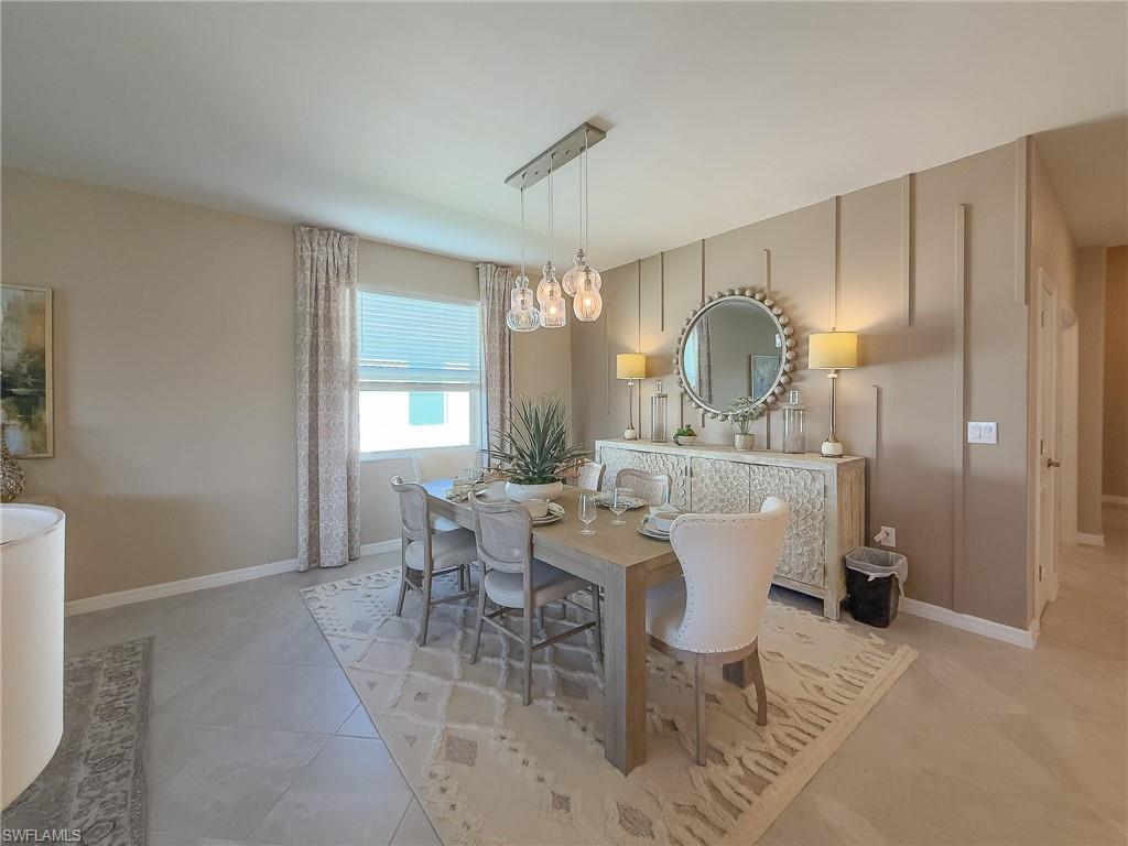 2314 Avocado LN, NAPLES