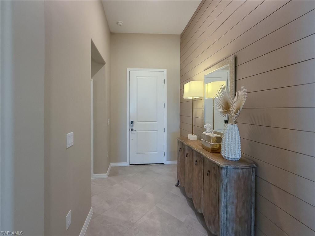 2314 Avocado LN, NAPLES